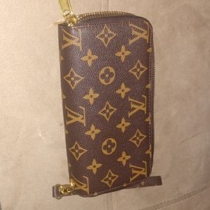 Lois Vuitton zippy wallet replica